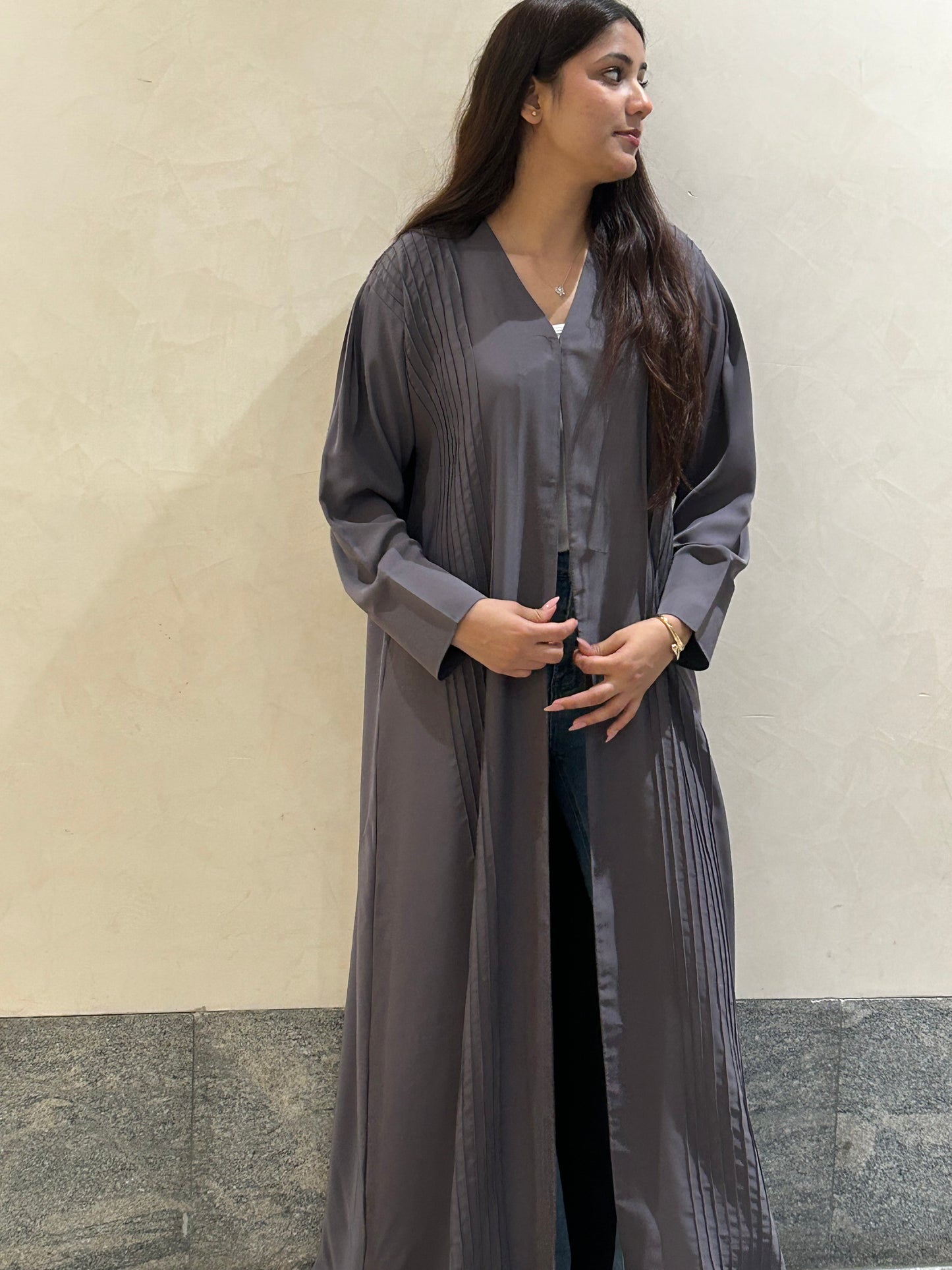 Elora Abaya